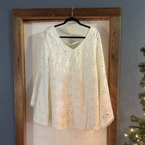 Chic Ivory Lace Women's Blouse